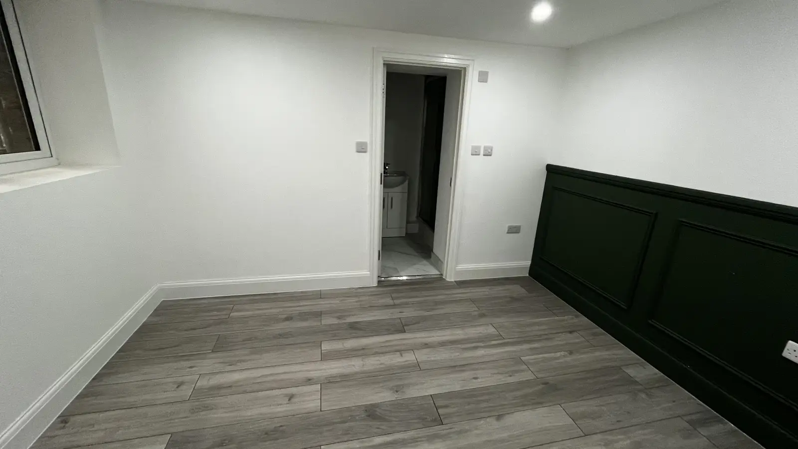 Room South Street in Greater London