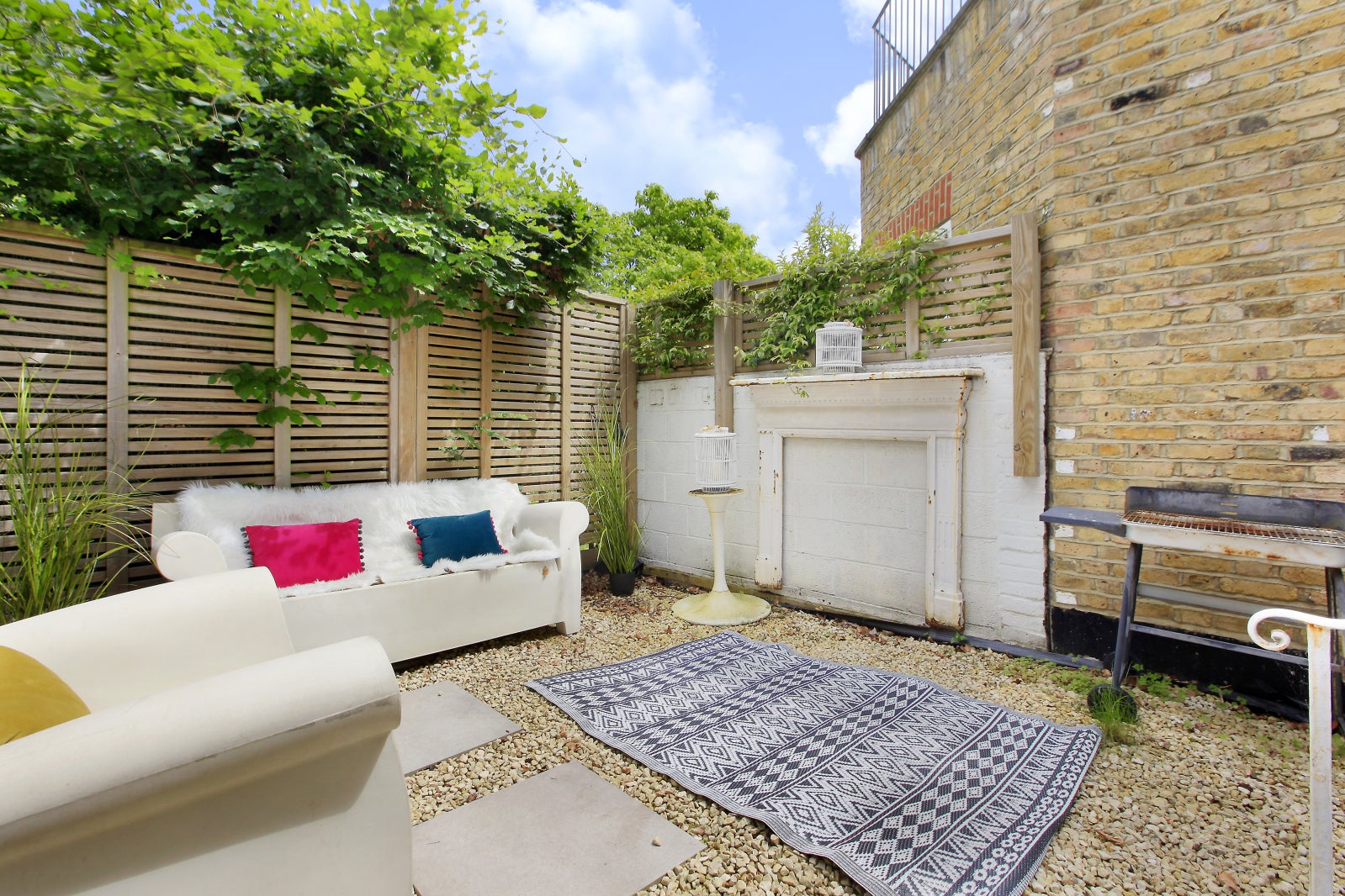 Flat Macaulay Road in Greater London