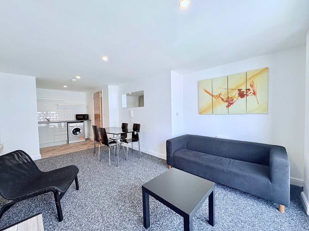 Flat Wolstenholme Square in Liverpool