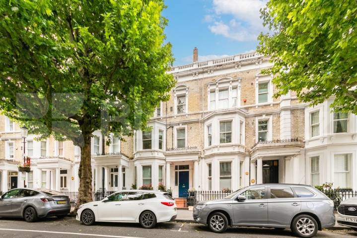 Flat Iverson Road in Greater London