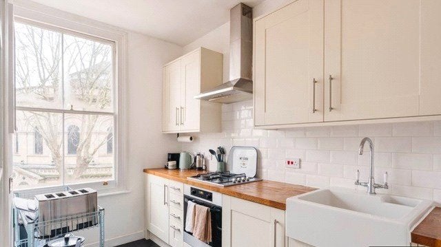 Flat Lower Clapton Road in Greater London