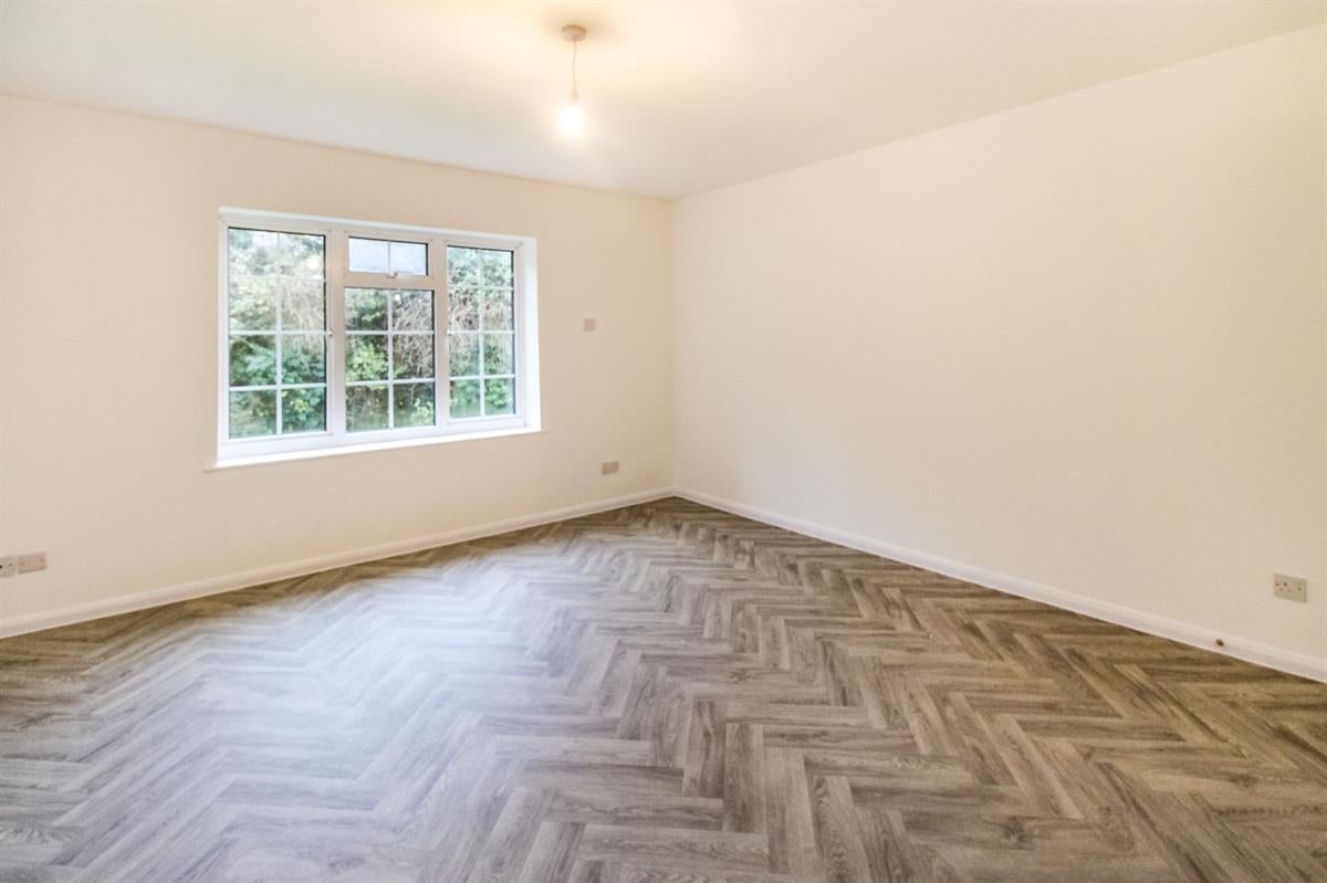 Flat Bowmans Way in Dunstable