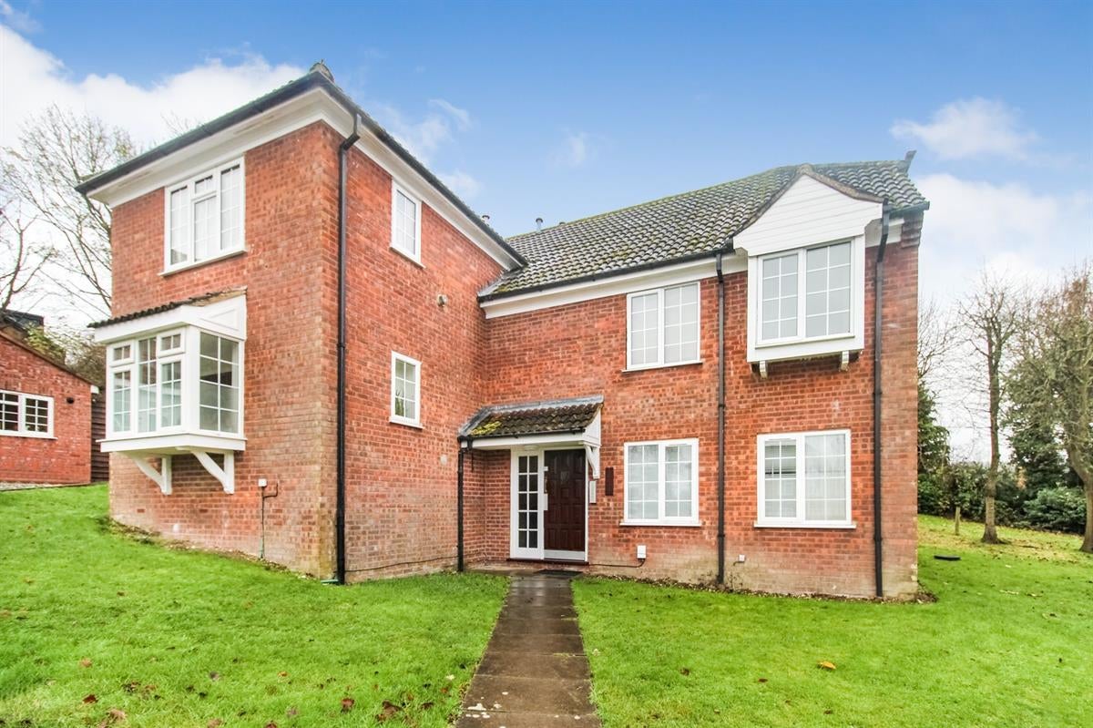Flat Bowmans Way in Dunstable