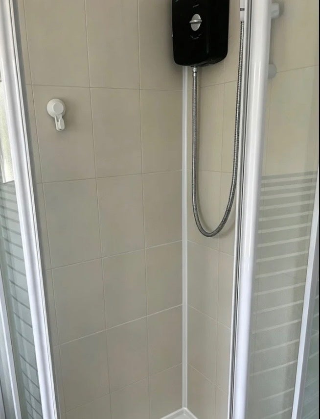 Room Elaine Avenue in Strood