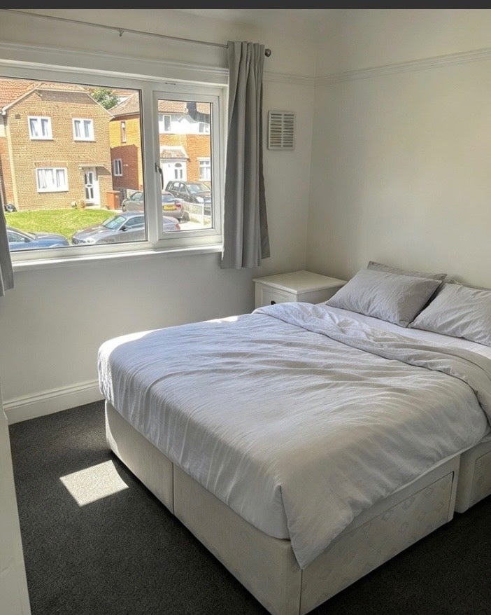 Room Elaine Avenue in Strood