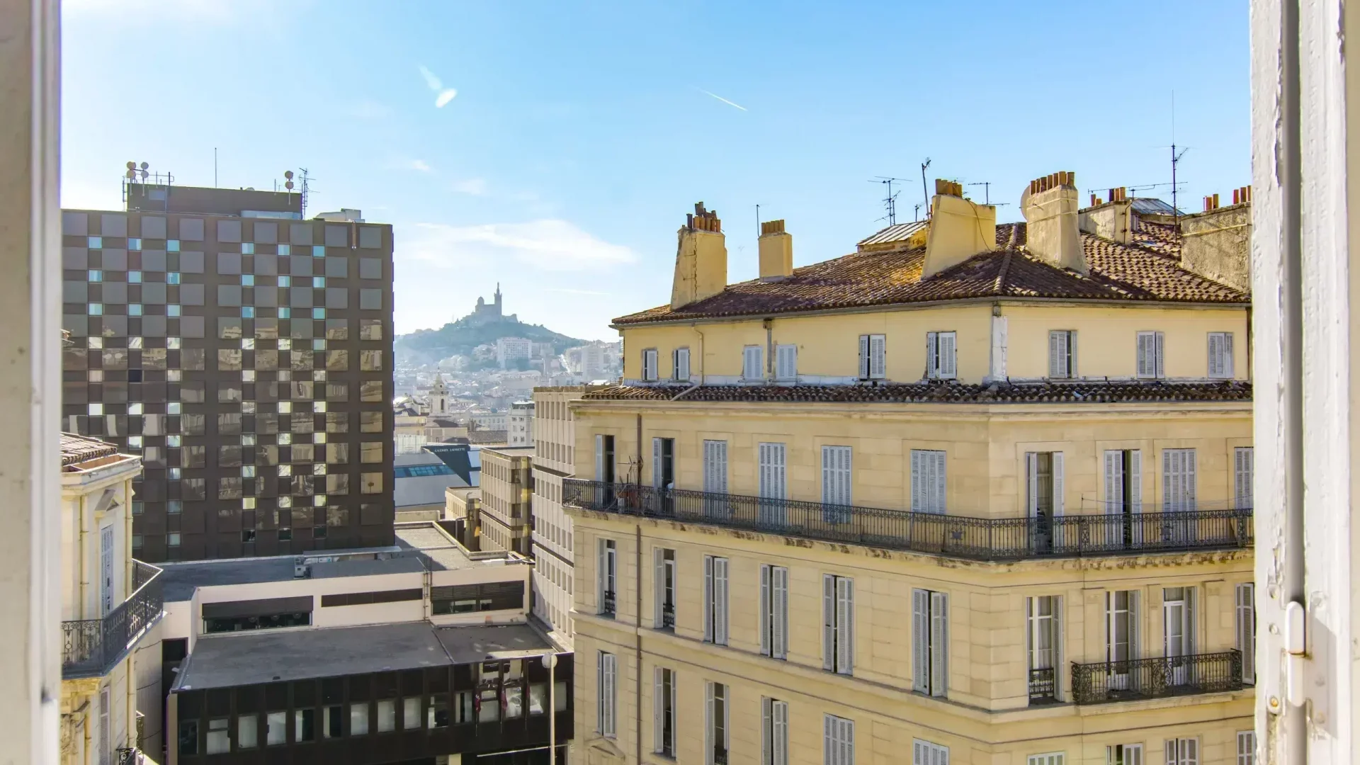 Room Rue Colbert in La Fare-les-Oliviers