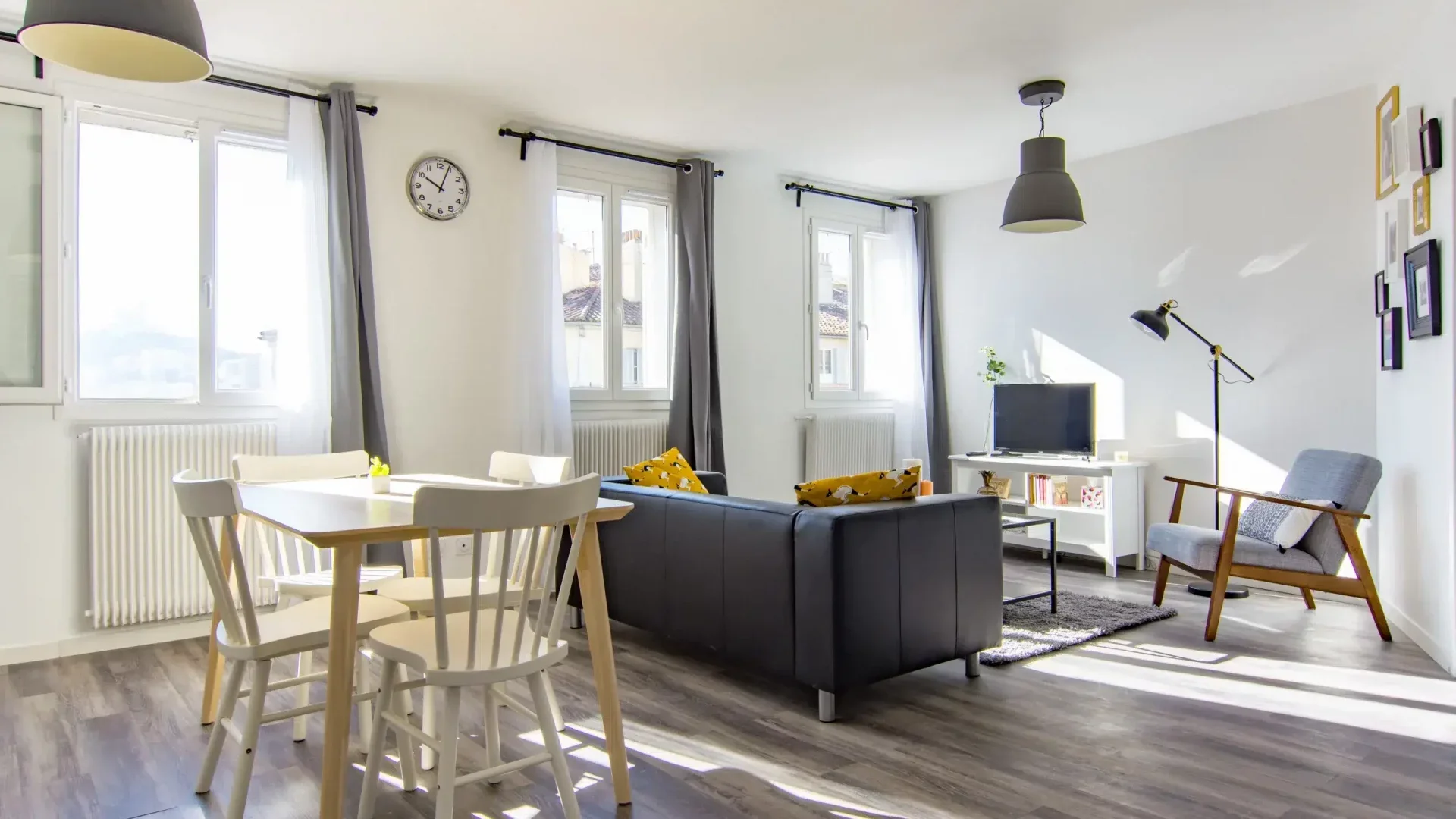 Room Rue Colbert in La Fare-les-Oliviers