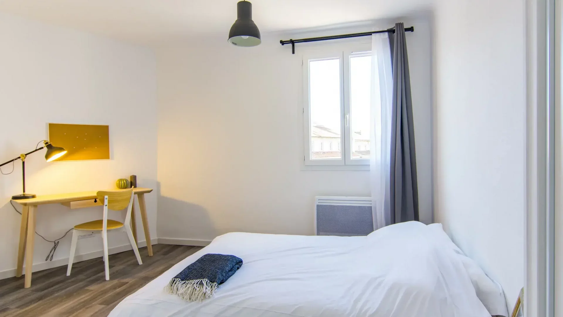 Room Rue Colbert in La Fare-les-Oliviers