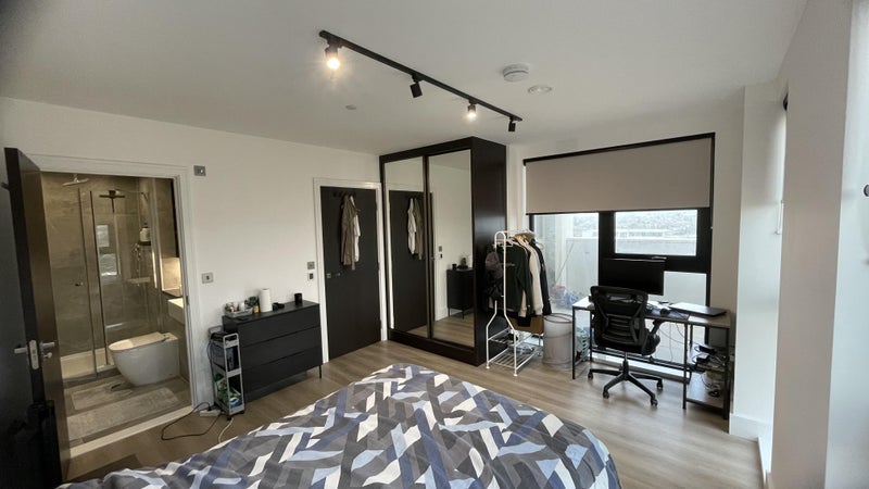 Room Scrubs Lane in Greater London
