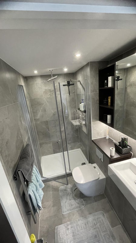 Room Scrubs Lane in Greater London