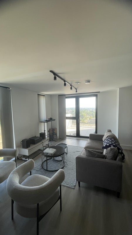 Room Scrubs Lane in Greater London
