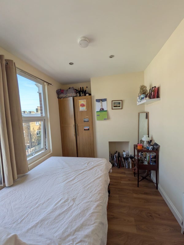 Room Southwell Road in Greater London