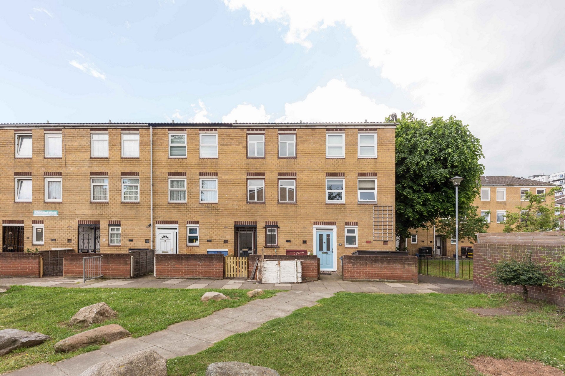 House Kirkland Walk in Greater London