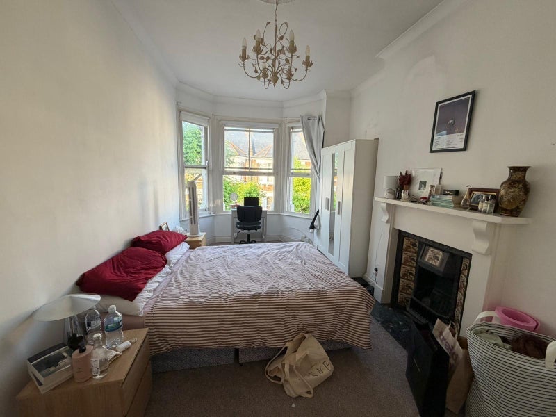 Flat College Place in Greater London
