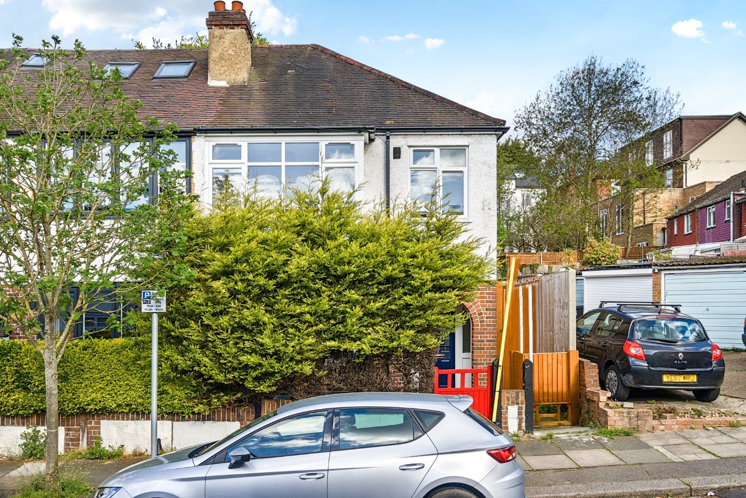 House Pleydell Avenue in Greater London