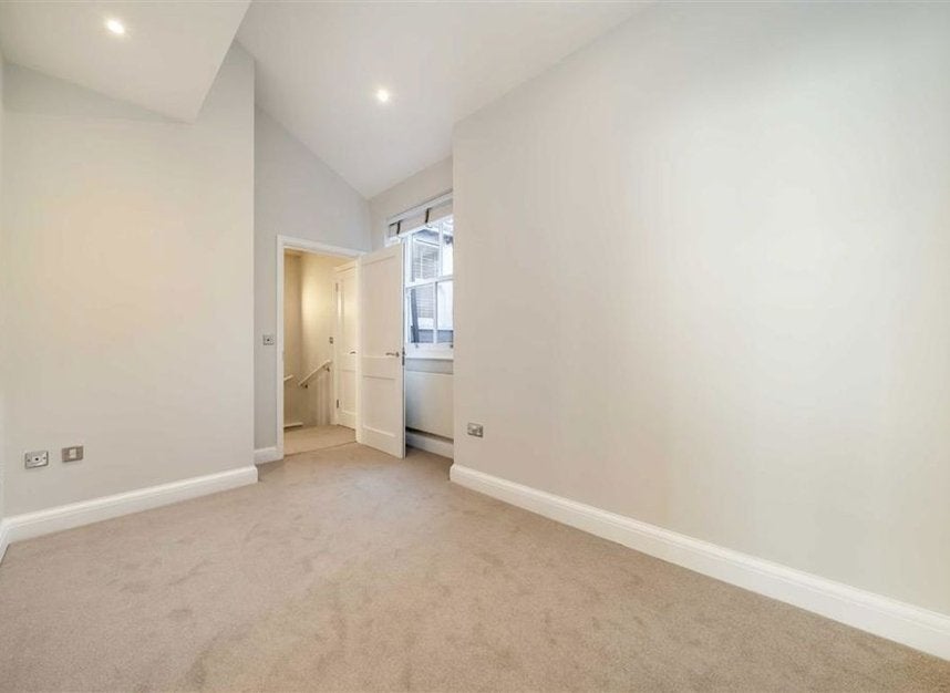 House Montagu Mews South in City of Westminster
