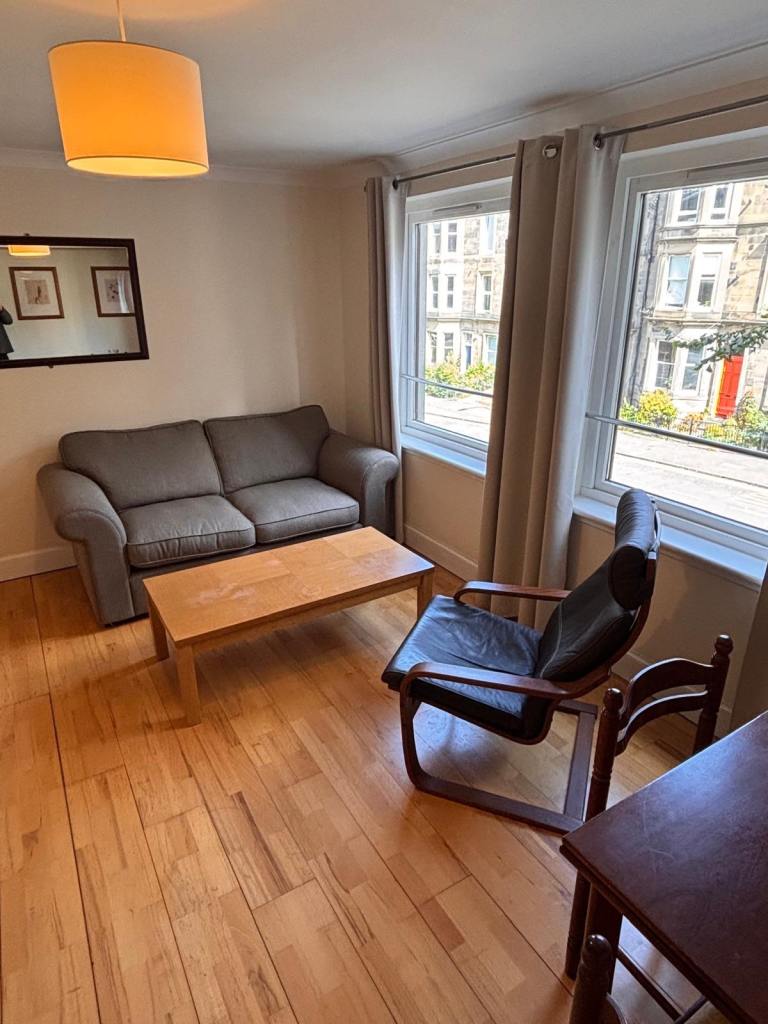 Flat Sovereign Court in City of Edinburgh