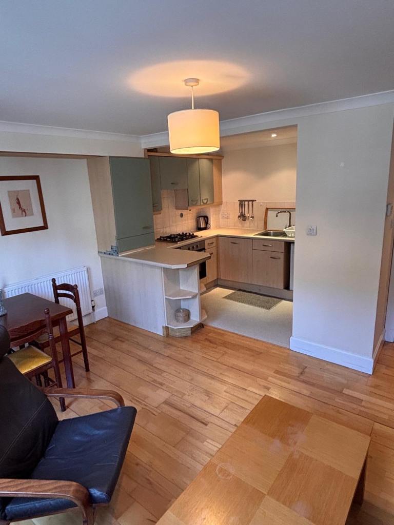 Flat Sovereign Court in City of Edinburgh