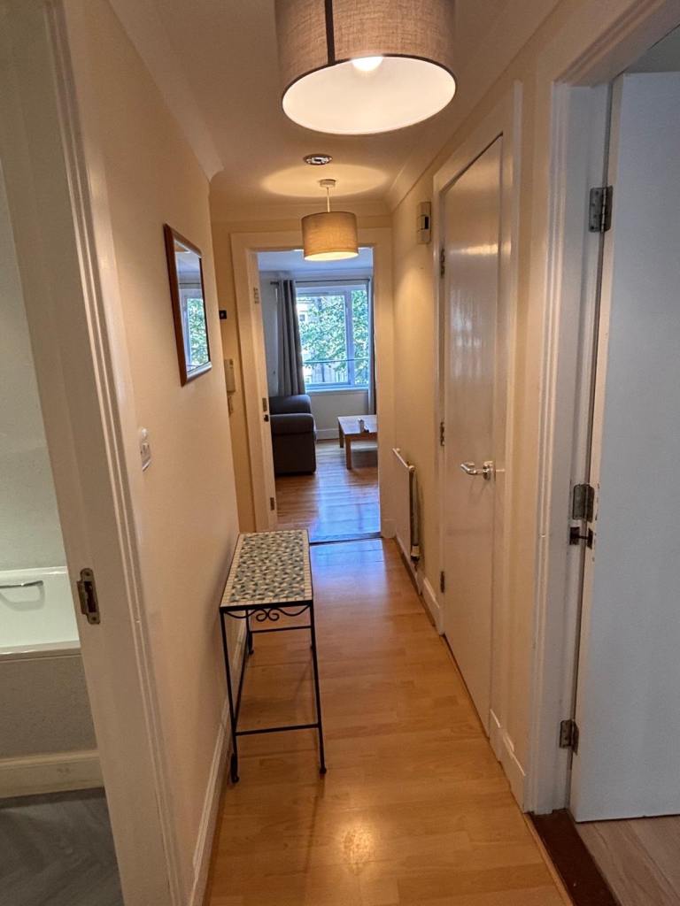 Flat Sovereign Court in City of Edinburgh