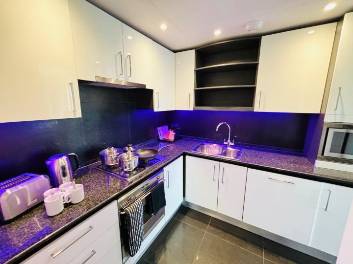 Flat Westferry Circus in Greater London