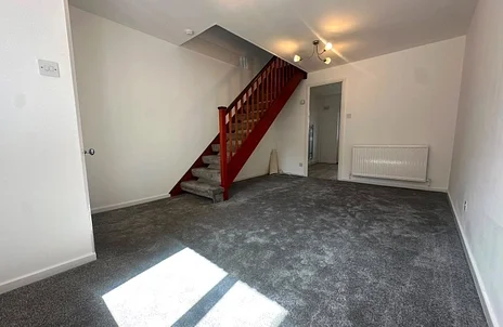 House Frogmore Close in Slough