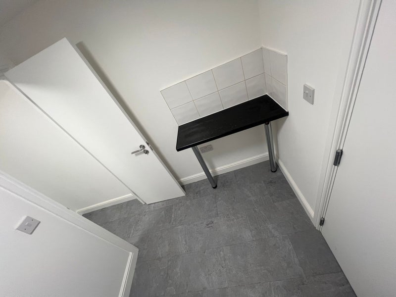 Room Uxbridge Road in Greater London