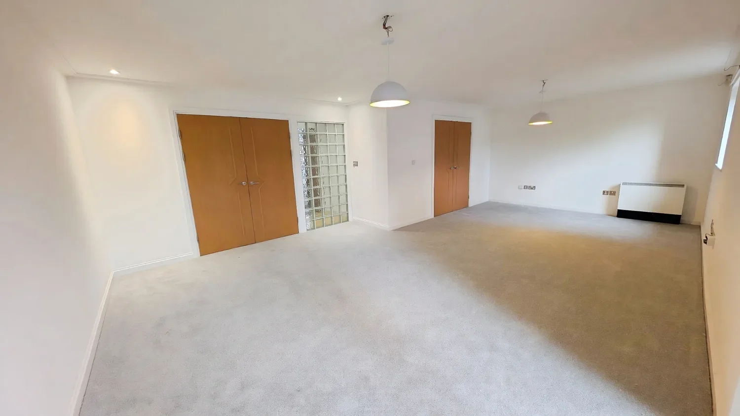 Flat Clarence Road in Cardiff