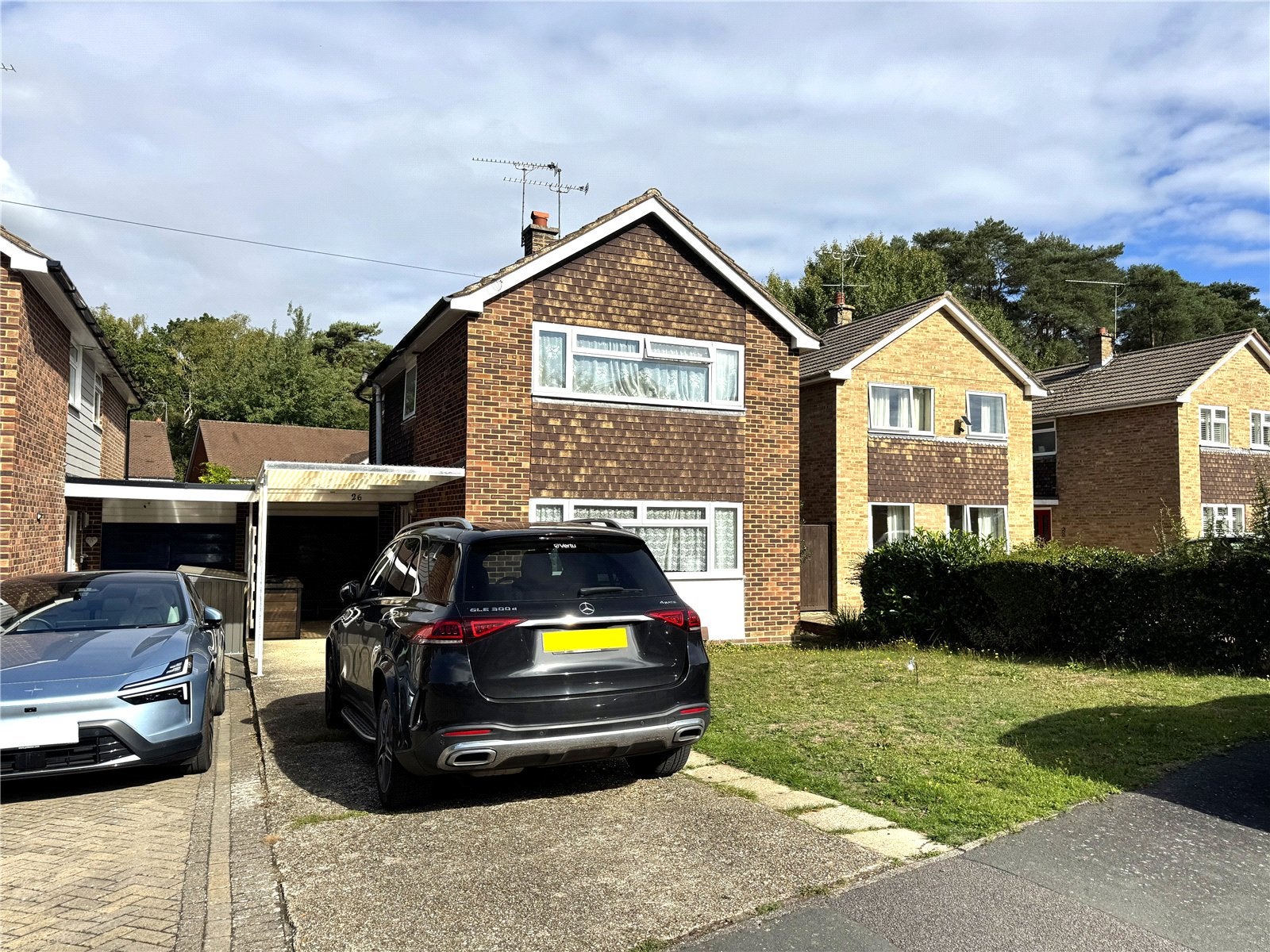 House Whitehill Close in Surrey Heath