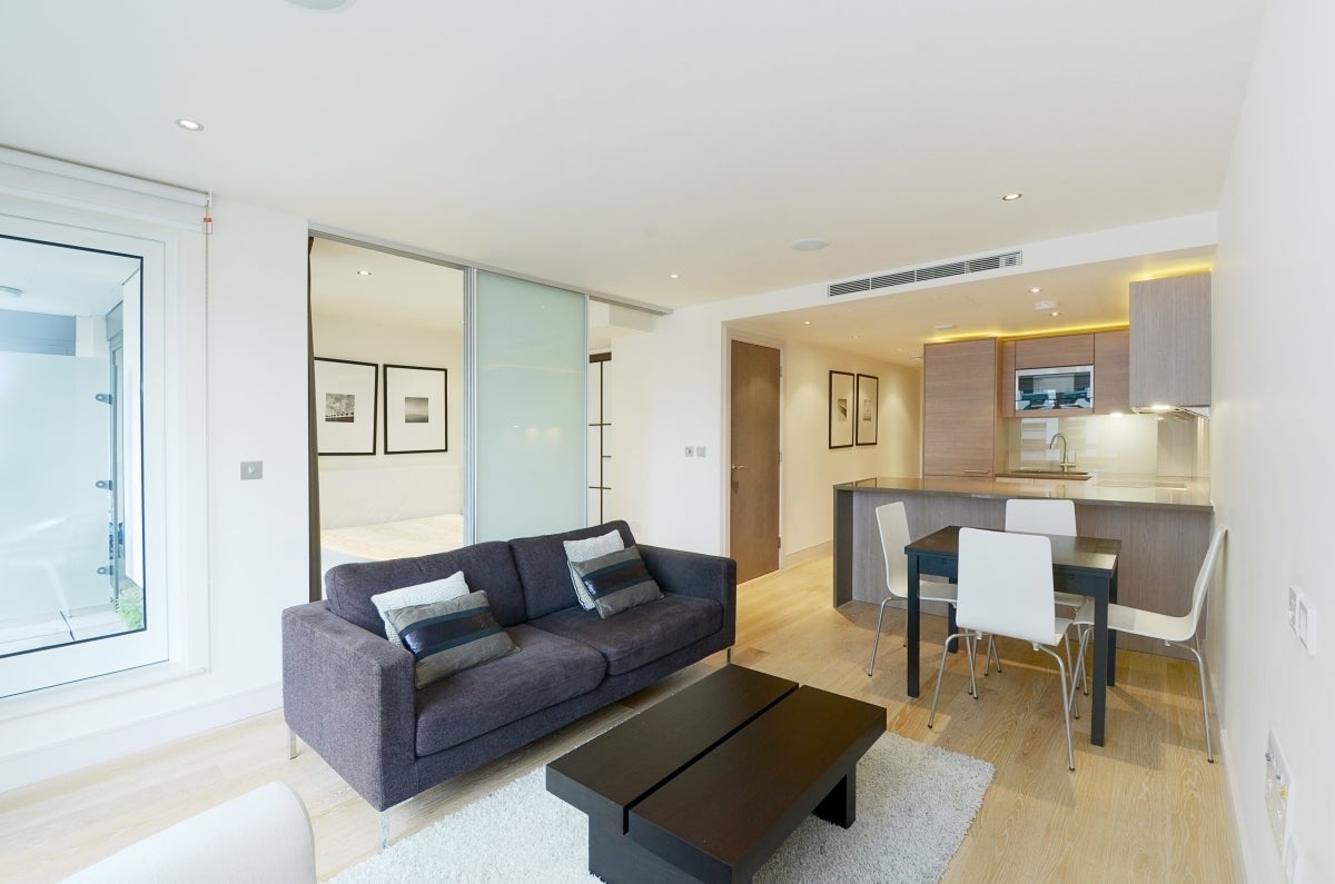 Flat Townmead Road in Greater London