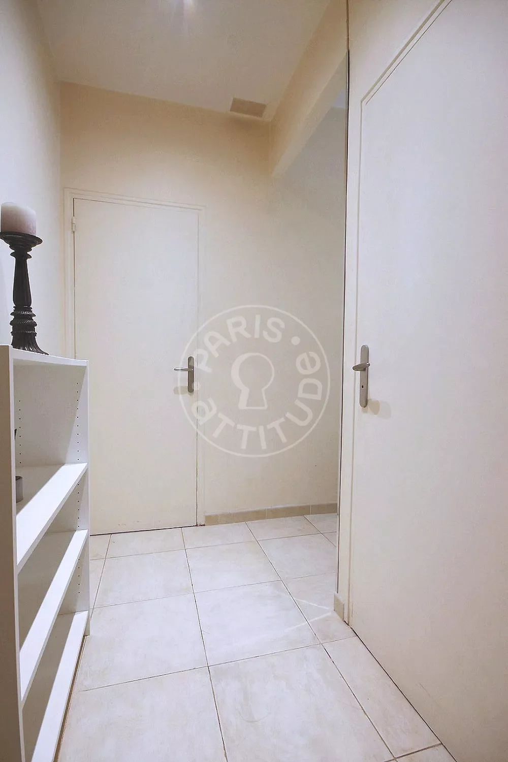 Flat Rue de Longchamp in Paris