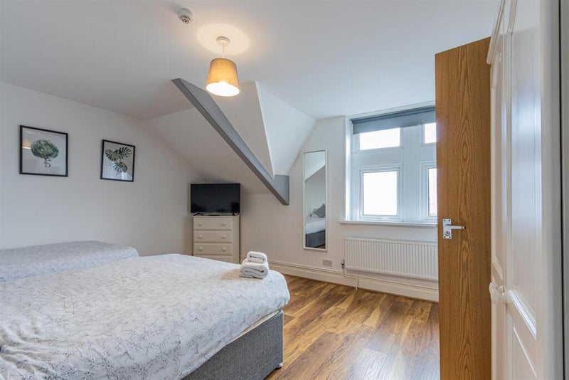 Room Pen-y-lan Road in Cardiff