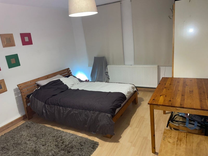 Room Marmion Road in Liverpool