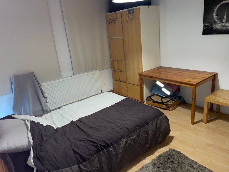 Room Marmion Road in Liverpool