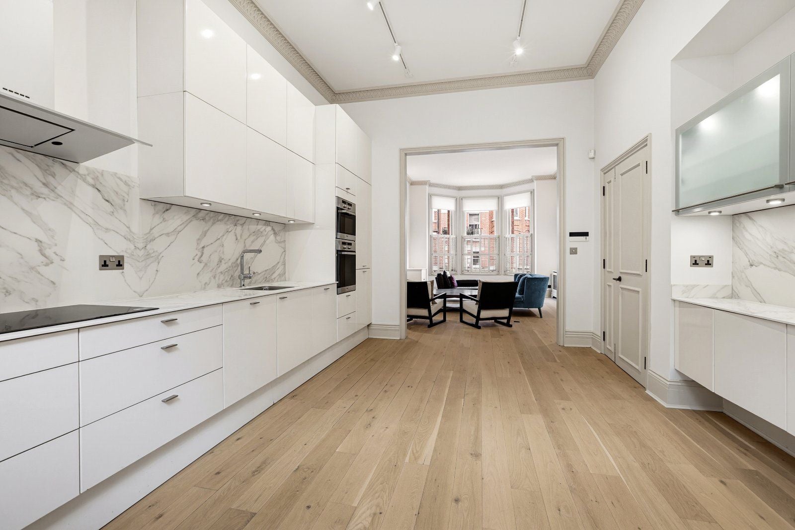 Flat Egerton Gardens in Greater London