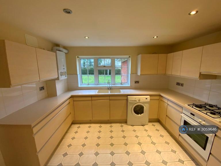 Flat Hillmead Court in Taplow