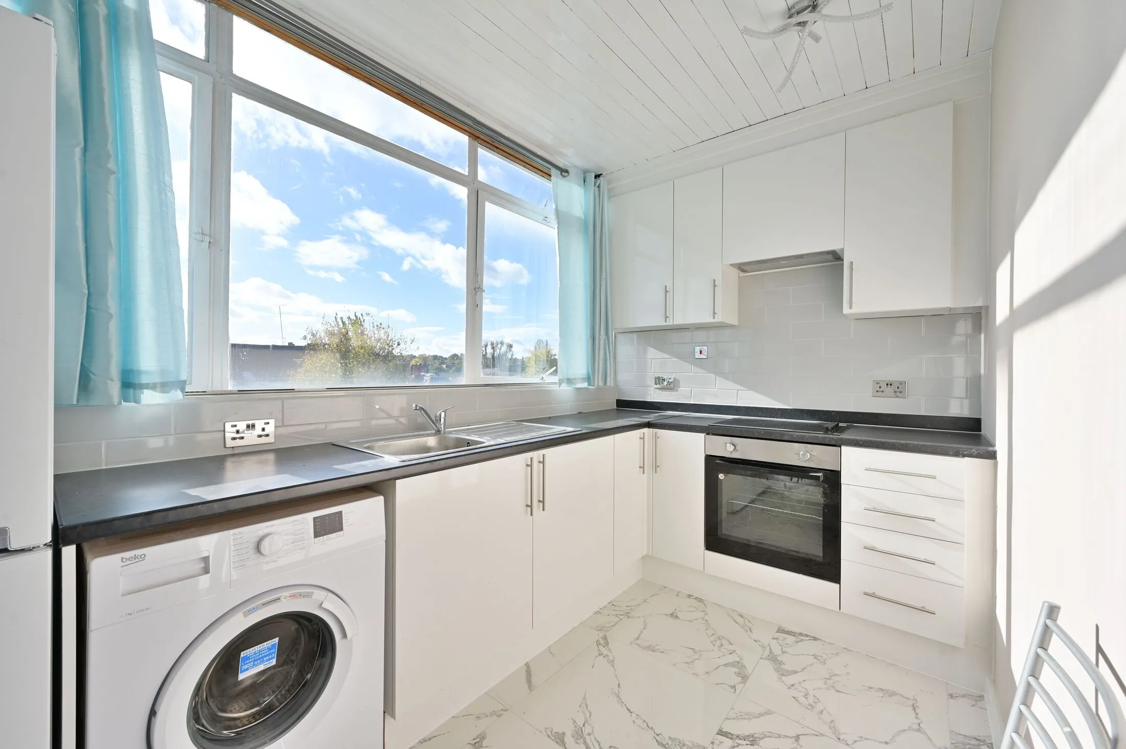 Flat Upper Richmond Road in Greater London