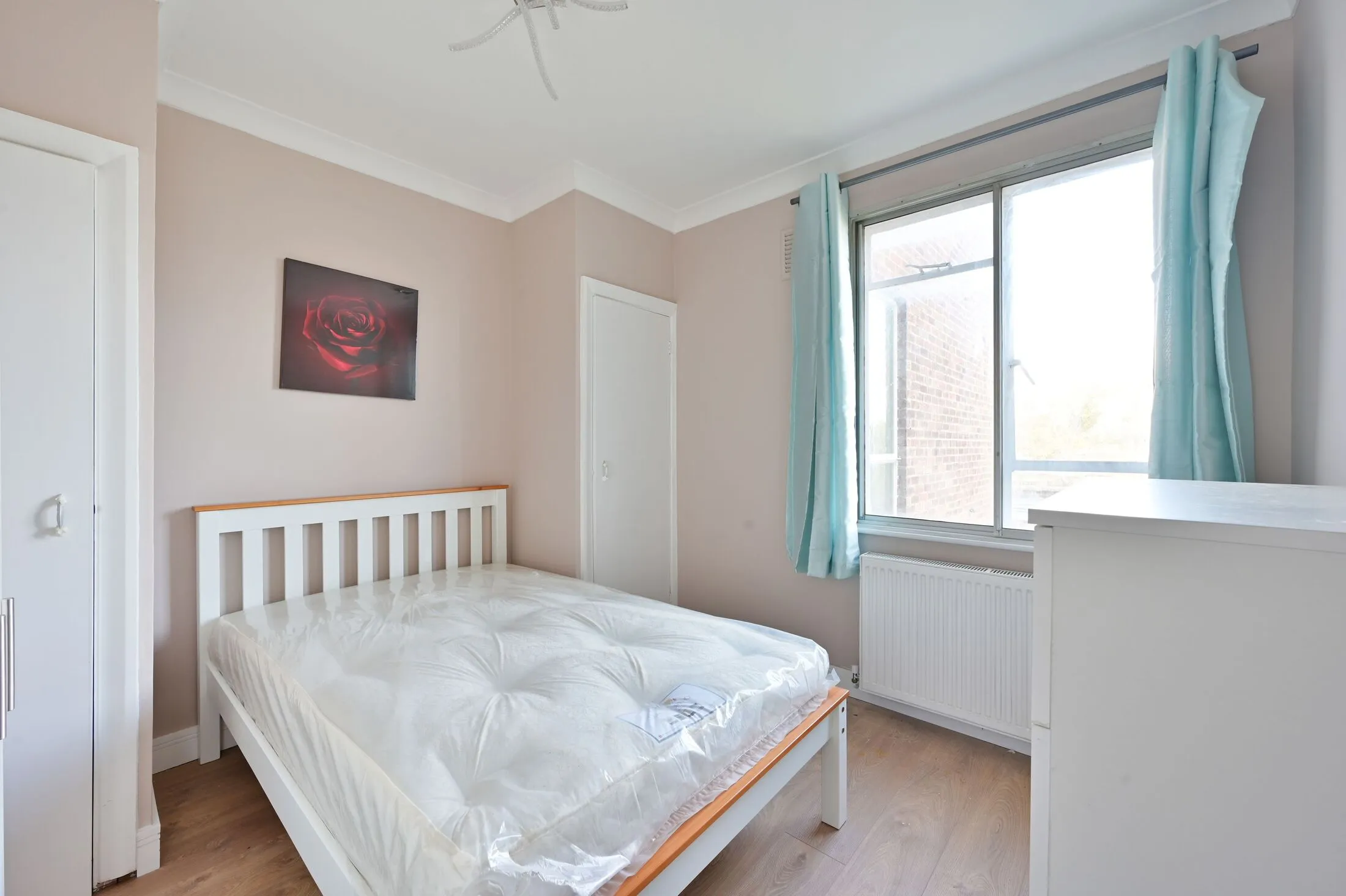 Flat Upper Richmond Road in Greater London