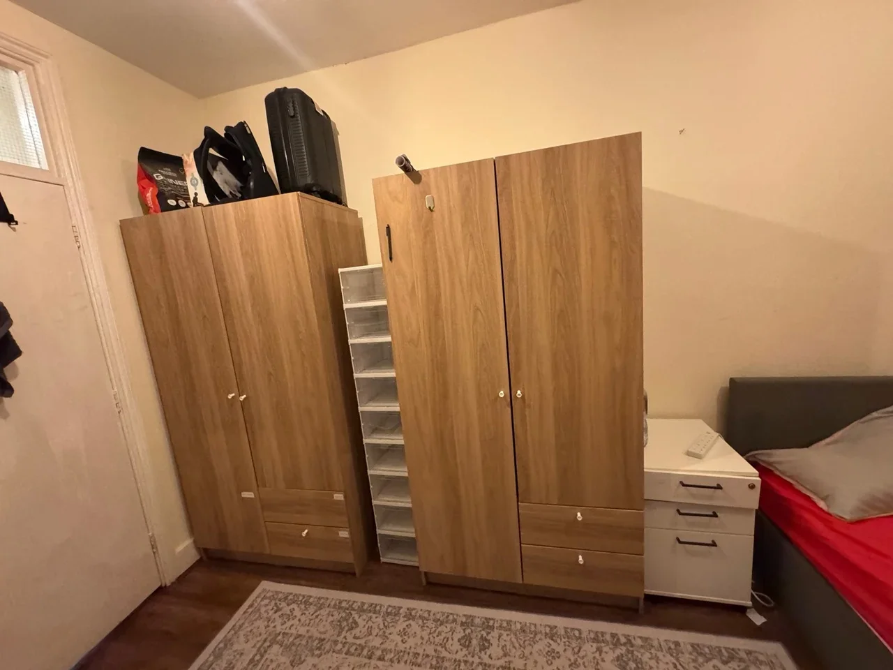 Room Dunlace Road in Greater London