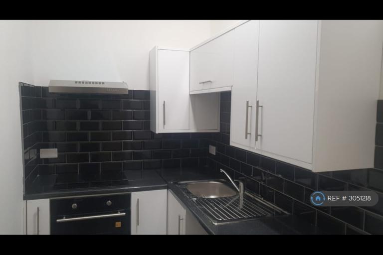 Flat Colwyn Road in Northampton