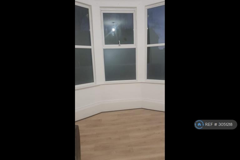 Flat Colwyn Road in Northampton