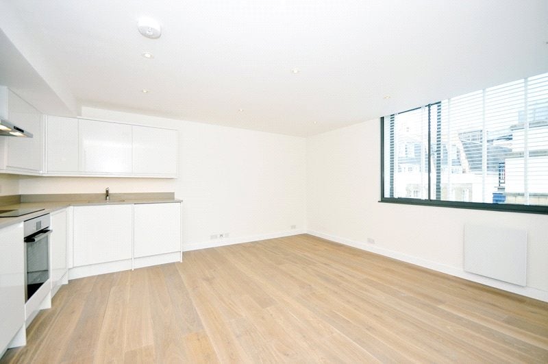 Flat Upper St Martin's Lane in City of Westminster