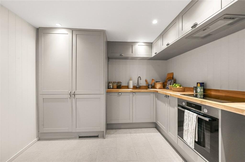 Flat Bingham Place in City of Westminster