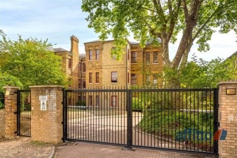 Flat FitzHerbert Walk in Greater London