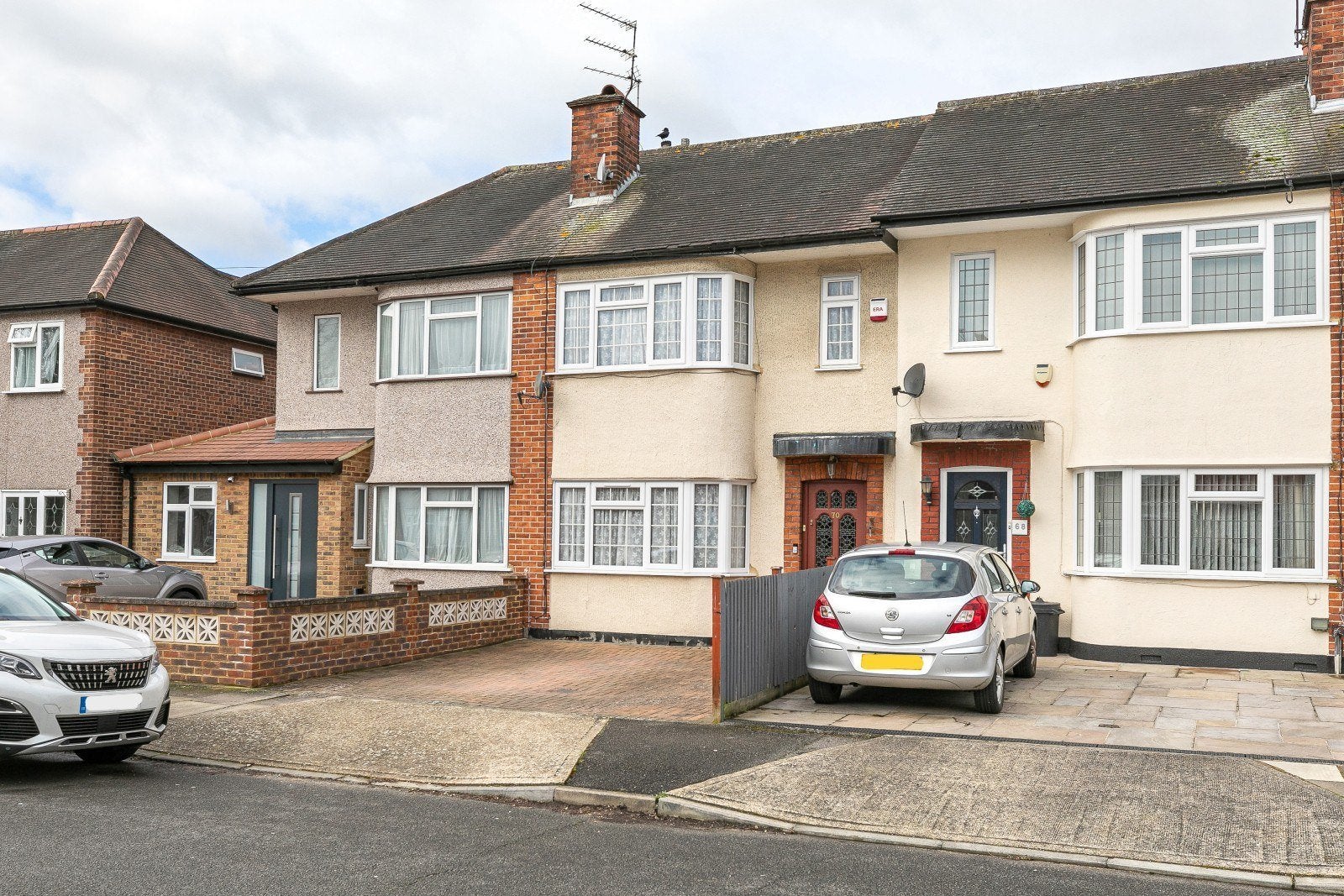 House Hatherleigh Road in Greater London
