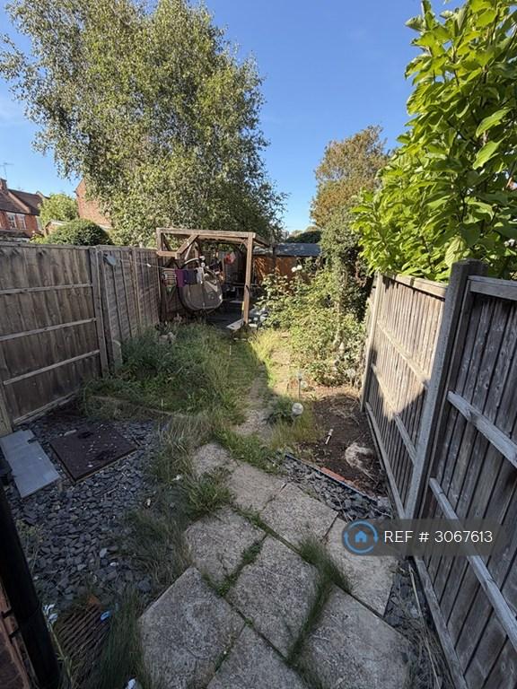 Flat Merivale Road in Greater London