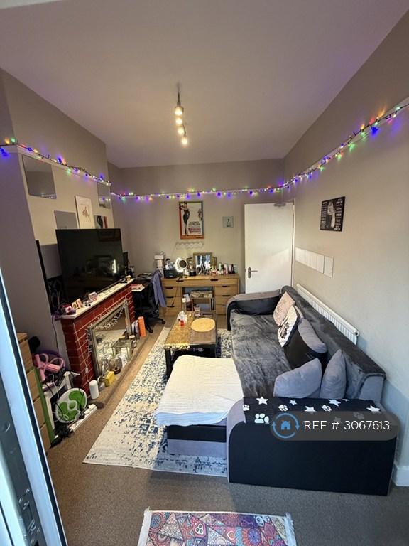 Flat Merivale Road in Greater London