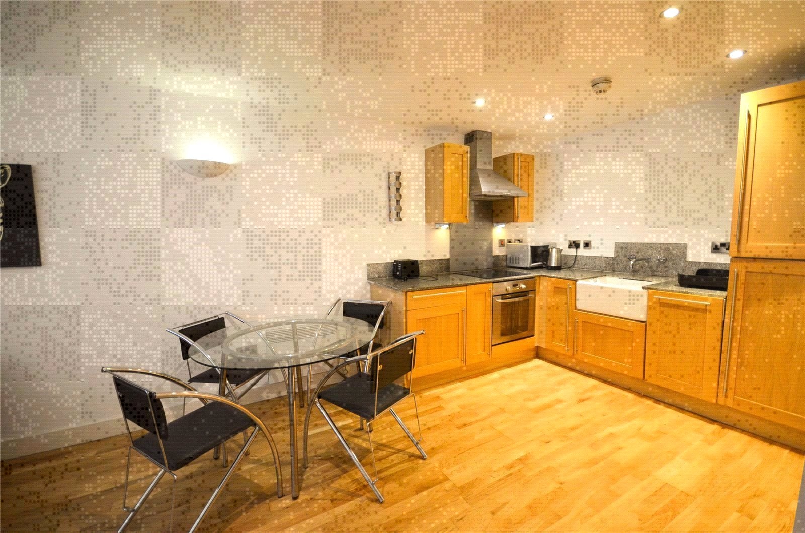 Room Isaac Way in Manchester