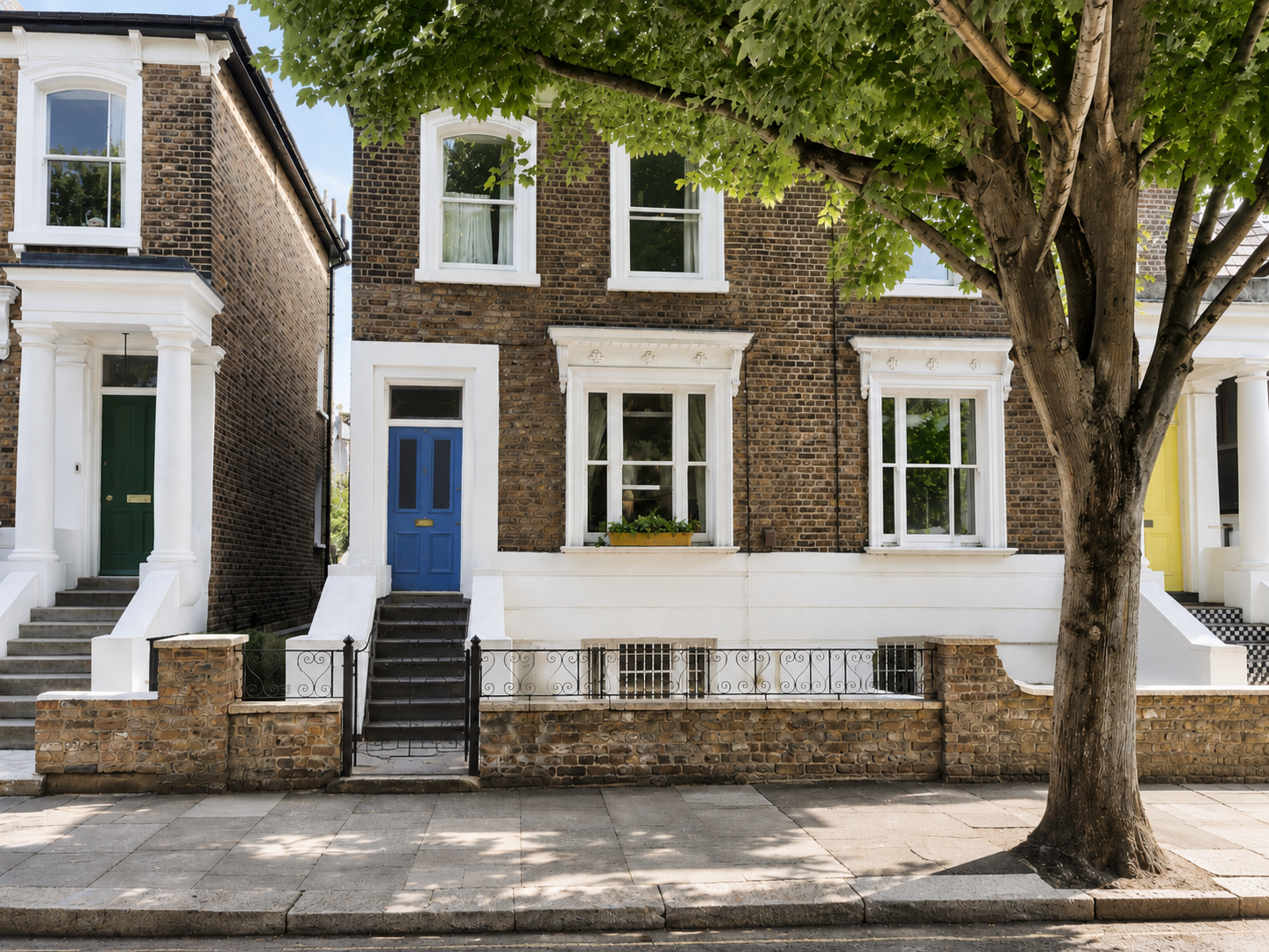 Flat Mill Hill Road in Greater London