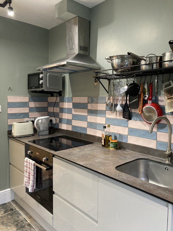 Room Parkville Road in Greater London