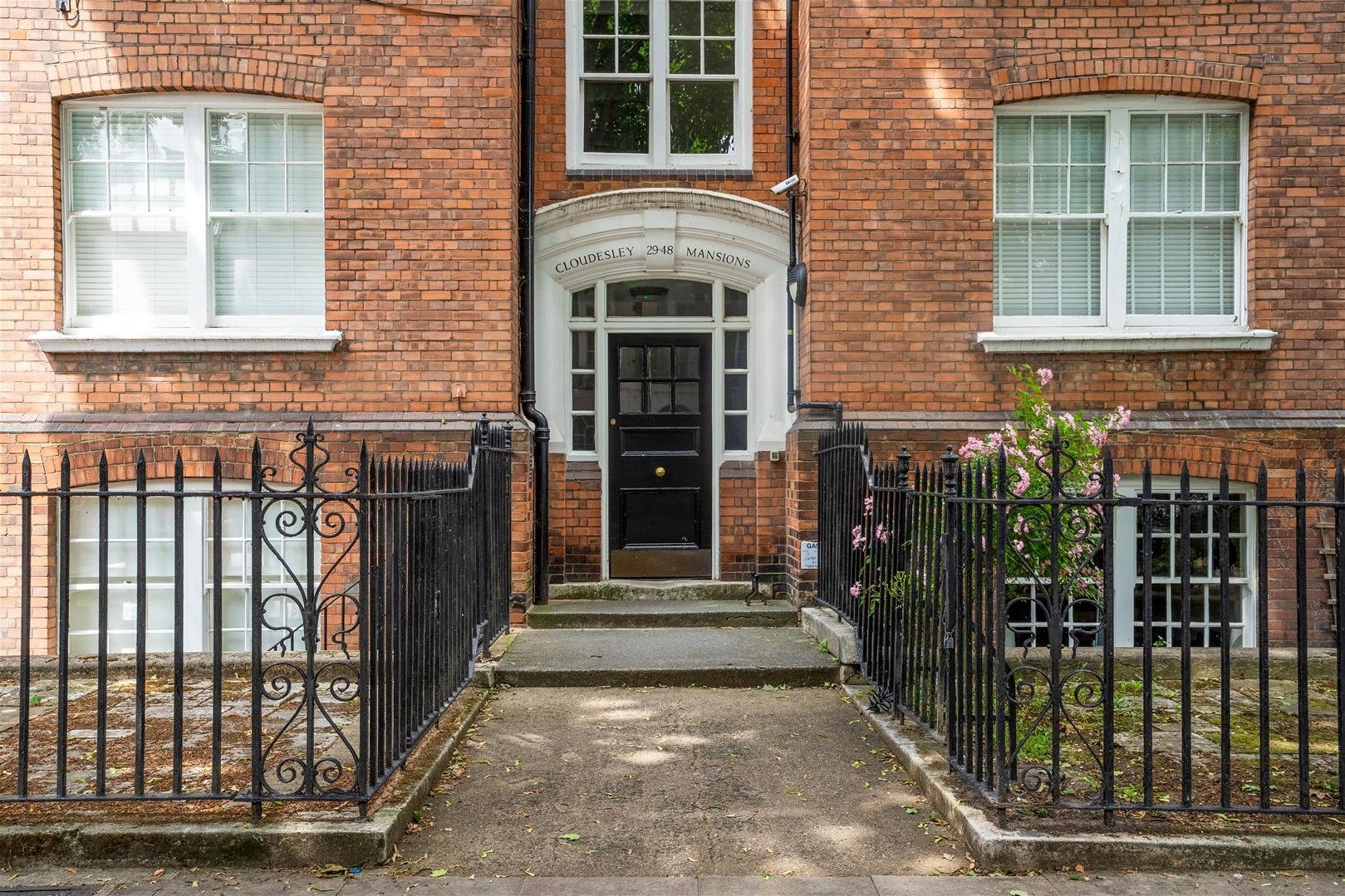 Flat Cloudesley Place in Greater London